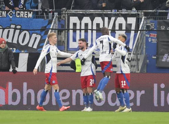 1-0 Jubler Ransford-Yeboah Koenigsdoerffer (HSV) Fussball, Herren, Saison 2024 2025, 2.BL, Volksparkstadion, Hamburger SV gegen SV Darmstadt 98 DFL REGULATIONS PROHIBIT ANY USE OF PHOTOGRAPHS AS IMAGE SEQUENCES AND OR QUASI-VIDEO.