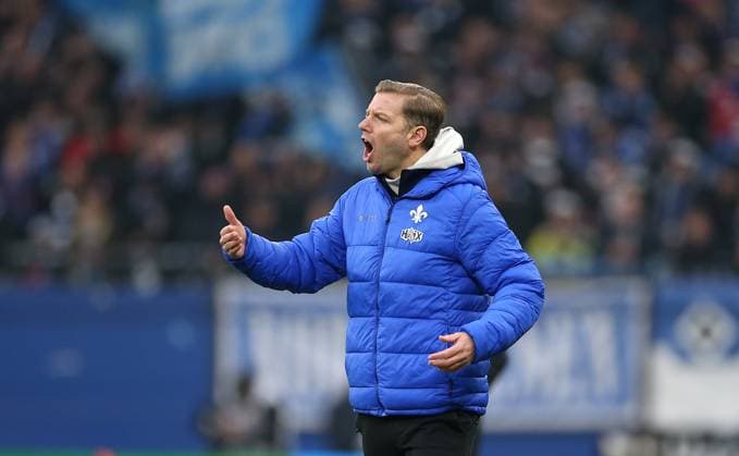 08.12.2024, Fussball 2. Bundesliga 2024 2025, 15. Spieltag, Hamburger SV - SV Darmstadt 98, im Volksparkstadion Hamburg. Trainer Florian Kohfeldt (SV Darmstadt 98)