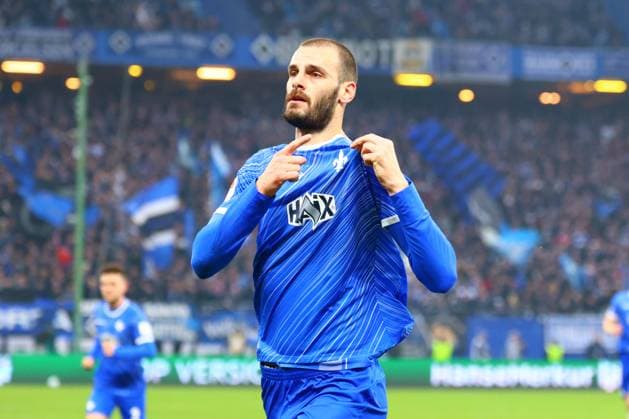 GER,Hamburg, Fussball, DFB, Hamburger SV vs SV Darmstadt 98 , im Hamburger Volksparkstadion , 08.12.2024 , v.l. Torschuetze zum 1:1 Aleksandar Vukotic ( SV Darmstadt 98 ) DFL regulations prohibit any use of photographs as image sequences and or quasi-video.