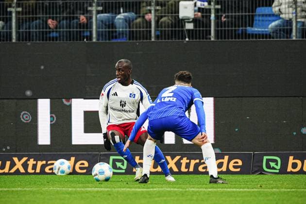 Jean-Luc Dompe (Hamburger SV, 07), Sergio Lopez (SV Darmstadt 98, 02) GER, Hamburger SV vs. SV Darmstadt 98, Fussball, 2. Bundesliga, Spieltag 15, Saison 2024 2025, 08.12.2024 DFL REGULATIONS PROHIBIT ANY USE OF PHOTOGRAPHS AS IMAGE SEQUENCES AND OR QUASI-VIDEO GER, Hamburger SV vs. SV Darmstadt 98, Fussball, 2. Bundesliga, Spieltag 15, Saison 2024 2025, 08.12.2024 Hamburg