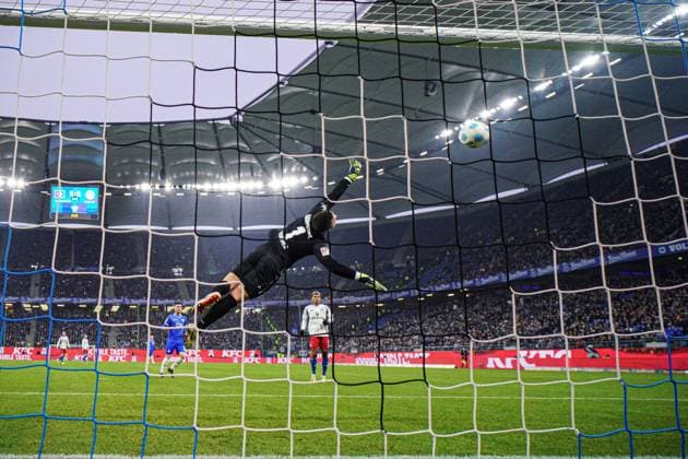 Tor zum 2:1 Adam Karabec (Hamburger SV, 17), Remote Hintertorkamera GER, Hamburger SV vs. SV Darmstadt 98, Fussball, 2. Bundesliga, Spieltag 15, Saison 2024 2025, 08.12.2024 DFL REGULATIONS PROHIBIT ANY USE OF PHOTOGRAPHS AS IMAGE SEQUENCES AND OR QUASI-VIDEO GER, Hamburger SV vs. SV Darmstadt 98, Fussball, 2. Bundesliga, Spieltag 15, Saison 2024 2025, 08.12.2024 Hamburg