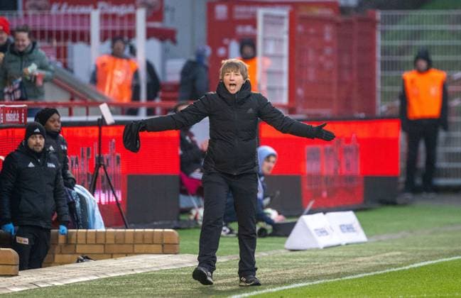 Fußball, Frauen, Saison 2024 2025, 2. Frauen-Bundesliga (12. Spieltag), 1. FC Union Berlin - VfL Bochum, Trainerin Ailien Poese (1. Frauen 1. FC Union), 08.12. 2024, Copyright: xMatthiasxKochx
