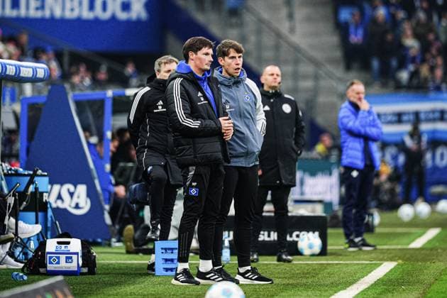 Merlin Polzin (Hamburger SV, Co-Trainer) und Loic Fave (Hamburger SV, Co-Trainer) GER, Hamburger SV vs. SV Darmstadt 98, Fussball, 2. Bundesliga, Spieltag 15, Saison 2024 2025, 08.12.2024 DFL REGULATIONS PROHIBIT ANY USE OF PHOTOGRAPHS AS IMAGE SEQUENCES AND OR QUASI-VIDEO GER, Hamburger SV vs. SV Darmstadt 98, Fussball, 2. Bundesliga, Spieltag 15, Saison 2024 2025, 08.12.2024 Hamburg