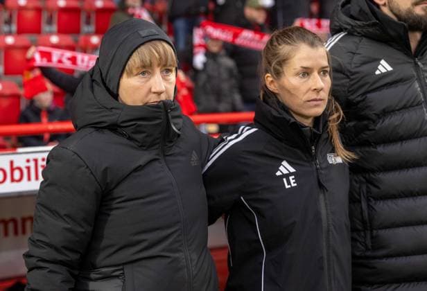 Fußball, Frauen, Saison 2024 2025, 2. Frauen-Bundesliga (12. Spieltag), 1. FC Union Berlin - VfL Bochum, v. l. Trainerin Ailien Poese (1. Frauen 1. FC Union), Individualtrainerin Marie-Louise Eta (1. Frauen 1. FC Union), 08.12. 2024, *** Soccer, Women, Season 2024 2025, 2 Women Bundesliga 12 Matchday , 1 FC Union Berlin VfL Bochum, f l Coach Ailien Poese 1 Women 1 FC Union , Individual Coach Marie Louise Eta 1 Women 1 FC Union , 08 12 2024, Copyright: xMatthiasxKochx