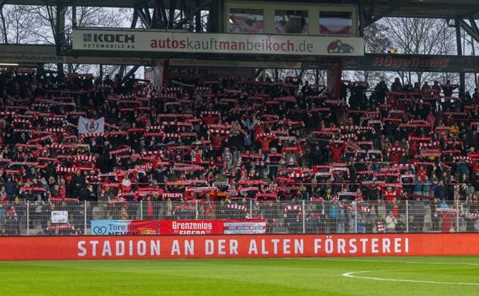 Fußball, Frauen, Saison 2024 2025, 2. Frauen-Bundesliga (12. Spieltag), 1. FC Union Berlin - VfL Bochum, Fans des 1. FC Union auf der Gegengerade, 08.12. 2024, Copyright: xMatthiasxKochx
