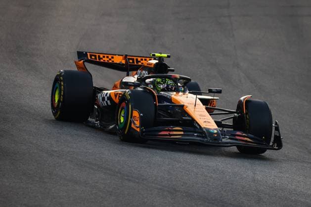 December 8, 2024, Abu Dhabi, United Arab Emirates: Lando Norris of McLaren is driving on the track during Formula 1 Abu Dhabi Grand Prix at Yas Marina Circuit on December 8th, 2024 in Abu Dhabi, United Arab Emirates. Abu Dhabi United Arab Emirates - ZUMAz156 0783731879st Copyright: xBeataxZawrzelx