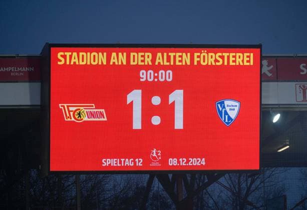 Fußball, Frauen, Saison 2024 2025, 2. Frauen-Bundesliga (12. Spieltag), 1. FC Union Berlin - VfL Bochum, Anzeigetafel mit 1:1-Endstand, 08.12. 2024, Copyright: xMatthiasxKochx