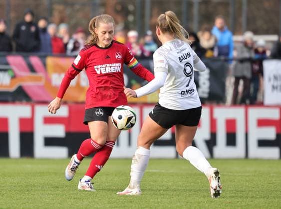 08.12.2024 - Fussball - Saison 2024 2025 - 2. Frauen - Fussball - Bundesliga - 12. Spieltag: 1. FC Nürnberg FCN ( Club Clubfrauen ) - FSV Gütersloh 2009 - Sportfoto Zink DaMa - xdaxmax - Luisa Guttenberger (4, 1. FC Nürnberg FCN ) Celina Baum (9, FSV Gütersloh )