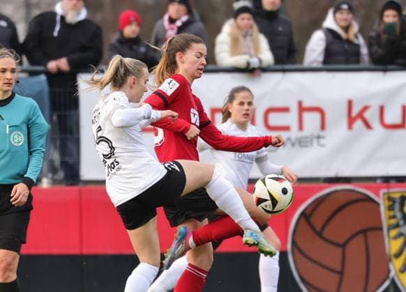 08.12.2024 - Fussball - Saison 2024 2025 - 2. Frauen - Fussball - Bundesliga - 12. Spieltag: 1. FC Nürnberg FCN ( Club Clubfrauen ) - FSV Gütersloh 2009 - Sportfoto Zink DaMa - xdaxmax - Linda Preuß Preuss (25, FSV Gütersloh ) Nele Bauereisen (23, 1. FC Nürnberg FCN )