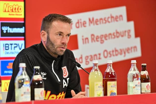 2. Bundesliga; SSV Jahn Regensburg - 1. FC Köln; 08.12.2024 Im Bild Andreas PATZ Trainer SSV Jahn Regensburg auf der Pressekonferenz nach der Partie in Regensburg 2. Bundesliga: SSV Jahn Regensburg - 1. FC Koen, Jahnstadion am 08.12.2024 Copyright: xBEAUTIFULxSPORTS Goldbergx