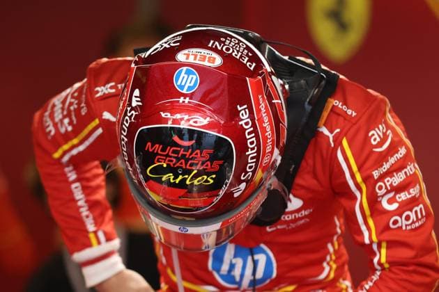 Bilder des Jahres 2024, Sport 12 Dezember Sport Themen der Woche KW 49 Sport Bilder des Tages 16 Charles Leclerc (MCO) Scuderia Ferrari (ITA) Ferrari SF-243 helmet tribute to Carlos Sainz during the 2024 Formula One Abu Dhabi Grand Prix, 24th round of the 2024 Formula 1 World Championship, WM, Weltmeisterschaft from December 6 to 8 , 2024 at Yas Marina circuit (UAE) Abu Dhabi Yas Marina Circuit United Arab Emirates *** 16 Charles Leclerc MCO Scuderia Ferrari ITA Ferrari SF 243 helmet tribute to Carlos Sainz during the 2024 Formula One Abu Dhabi Grand Prix, 24th round of the 2024 Formula 1 World Championship from December 6 to 8 , 2024 at Yas Marina circuit UAE Abu Dhabi Yas Marina Circuit United Arab Emirates Copyright: x x2024xEurasiaxSportxImagesx jp-en-EuSpIm-MPS_PPN_F1_Abu_Dhabi_08Dec2024_UA201