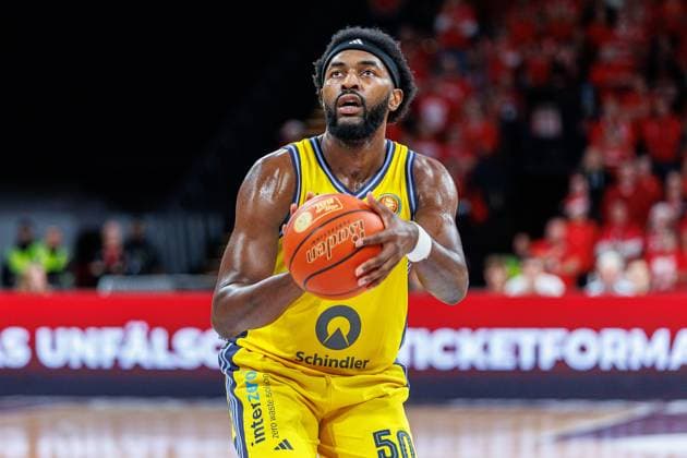 Trevion Williams (ALBA Berlin, 50), Einzelbild, Einzelfoto, Portrait, Portraet, Freiwurf, Bamberg Baskets vs. ALBA Berlin, Basketball, BBL Pokal, Viertelfinale, 08.12.2024 Bamberg Baskets vs. ALBA Berlin, Basketball, BBL Pokal, Viertelfinale, 08.12.2024 Bamberg Copyright: xEibner-Pressefoto G.xSantemizx EP_EER