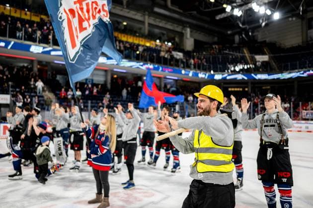 Sport Themen der Woche KW 49 Sport Bilder des Tages 08.12.2024 - Eishockey - Saison 2024 2025 - Penny DEL - Nürnberg Ice Tigers Icetigers - Iserlohn Roosters - ThHa - xthxhax - Constantin Braun (90, Nürnberg Ice Tigers, NIT ) Spieler des Spiels *** 08 12 2024 Ice Hockey Season 2024 2025 Penny DEL Nuremberg Ice Tigers Icetigers Iserlohn Roosters ThHa xthxhax Constantin Braun 90, Nuremberg Ice Tigers, NIT Player of the Match