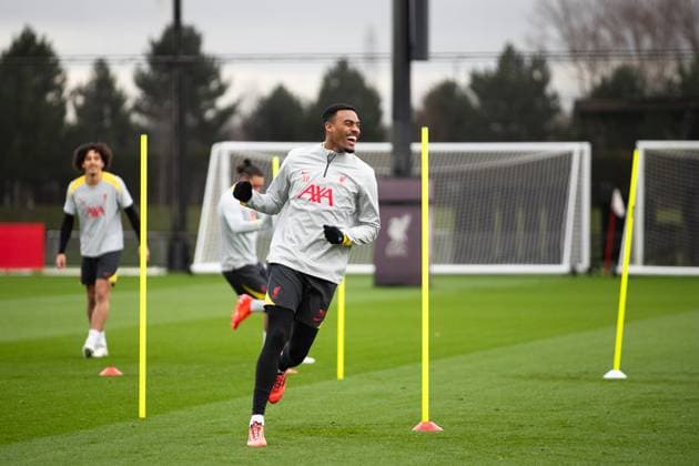 Football - UEFA Champions League - League Phase - Girona FC v Liverpool FC - MD-1 LIVERPOOL, ENGLAND - Monday, December 9, 2024: Liverpool s Ryan Gravenberch during a training session at the AXA Training Centre ahead of the UEFA Champions League match between Girona FC and Liverpool FC. (Photo by Jessica Hornby Propaganda) LIVERPOOL AXA Training Centre MERSEYSIDE ENGLAND  Copyright: xDavidxRawcliffex P2024-12-09-JH_LFC_Training_Girona-16