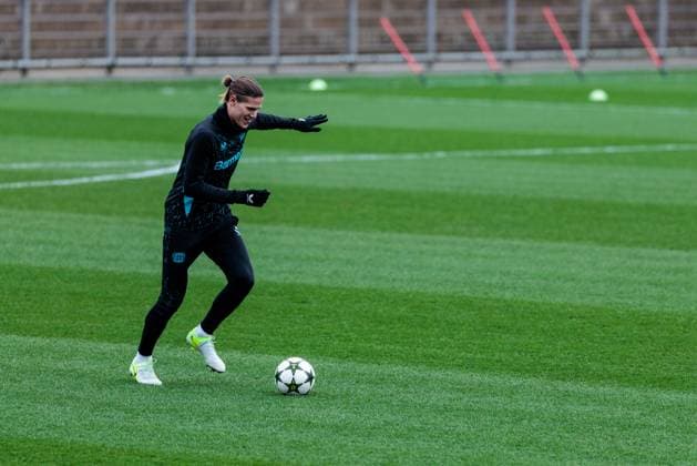 UEFA Champions League: Abschlusstraining Bayer 04 Leverkusen; 09.12.2024 Artem Stephanov (Bayer 04 Leverkusen) mit Ball UEFA Champions League: Abschlusstraining Bayer 04 Leverkusen vor dem Spiel gegen Inter Mailand, Leverkusen, BayArena am 09.12.2024 Copyright: xBEAUTIFULxSPORTS Wunderlx