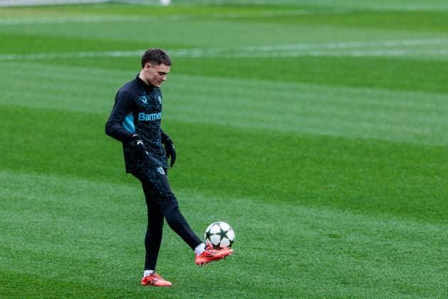 UEFA Champions League: Abschlusstraining Bayer 04 Leverkusen; 09.12.2024 Florian Wirtz (Bayer 04 Leverkusen, 10) am Ball UEFA Champions League: Abschlusstraining Bayer 04 Leverkusen vor dem Spiel gegen Inter Mailand, Leverkusen, BayArena am 09.12.2024 Copyright: xBEAUTIFULxSPORTS Wunderlx
