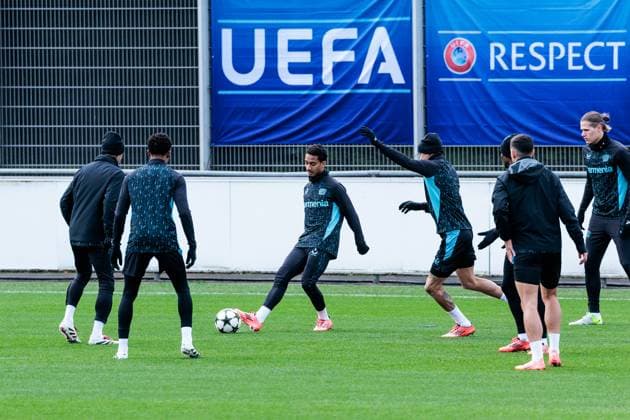 UEFA Champions League: Abschlusstraining Bayer 04 Leverkusen; 09.12.2024 Arthur (Bayer 04 Leverkusen, 13) am Ball UEFA Champions League: Abschlusstraining Bayer 04 Leverkusen vor dem Spiel gegen Inter Mailand, Leverkusen, BayArena am 09.12.2024 Copyright: xBEAUTIFULxSPORTS Wunderlx