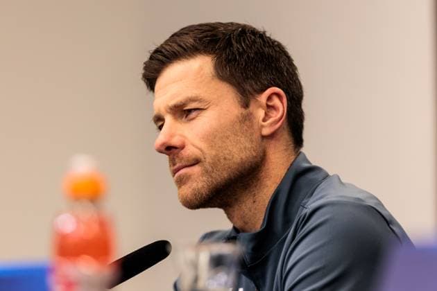 UEFA Champions League: Abschlusstraining Bayer 04 Leverkusen; 09.12.2024 Xabi Alonso (Cheftrainer Bayer 04 Leverkusen) während der Pressekonferenz UEFA Champions League: Abschlusstraining Bayer 04 Leverkusen vor dem Spiel gegen Inter Mailand, Leverkusen, BayArena am 09.12.2024 Copyright: xBEAUTIFULxSPORTS Wunderlx