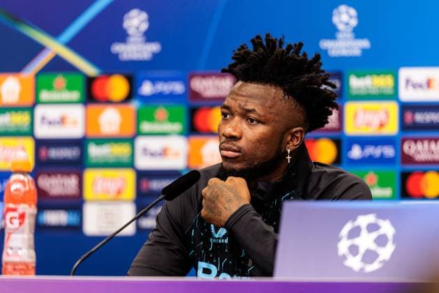UEFA Champions League: Abschlusstraining Bayer 04 Leverkusen; 09.12.2024 Edmond Tapsoba (Bayer 04 Leverkusen, 12) während der Pressekonferenz UEFA Champions League: Abschlusstraining Bayer 04 Leverkusen vor dem Spiel gegen Inter Mailand, Leverkusen, BayArena am 09.12.2024 Copyright: xBEAUTIFULxSPORTS Wunderlx