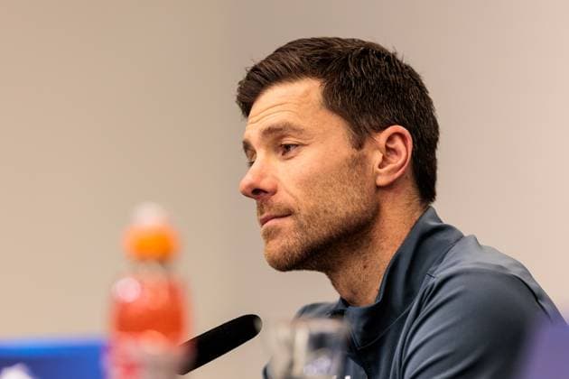 UEFA Champions League: Abschlusstraining Bayer 04 Leverkusen; 09.12.2024 Xabi Alonso (Cheftrainer Bayer 04 Leverkusen) während der Pressekonferenz UEFA Champions League: Abschlusstraining Bayer 04 Leverkusen vor dem Spiel gegen Inter Mailand, Leverkusen, BayArena am 09.12.2024 Copyright: xBEAUTIFULxSPORTS Wunderlx