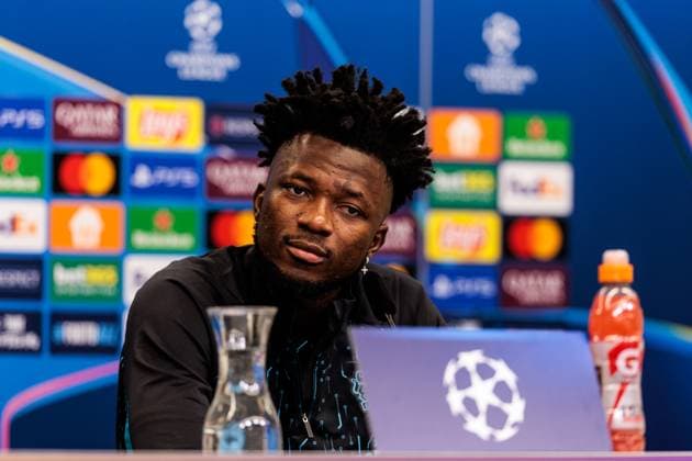 UEFA Champions League: Abschlusstraining Bayer 04 Leverkusen; 09.12.2024 Edmond Tapsoba (Bayer 04 Leverkusen, 12) während der Pressekonferenz UEFA Champions League: Abschlusstraining Bayer 04 Leverkusen vor dem Spiel gegen Inter Mailand, Leverkusen, BayArena am 09.12.2024 Copyright: xBEAUTIFULxSPORTS Wunderlx