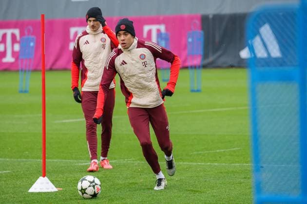 Jamal Musiala (FC Bayern Muenchen, 42) mit Ball, mit Josip Stanisic (FC Bayern Muenchen, 44), GER, Abschlusstraining, FC Bayern Muenchen, Fussball, UEFA Champions League, 6. Spieltag, Saison 2024 2025, 09.12.2024, GER, Abschlusstraining, FC Bayern Muenchen, Fussball, UEFA Champions League, 6. Spieltag, Saison 2024 2025, 09.12.2024 Muenchen Copyright: xEibner-Pressefoto JennixMaulx EP_JML