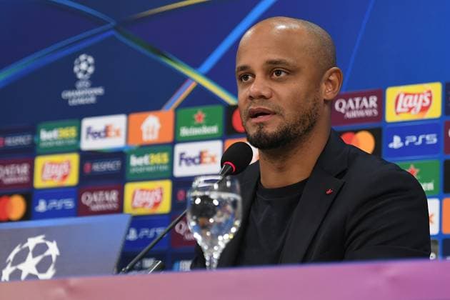 Fußball Champions League internationale Pressekonferenz FC Bayern München am 09.12.2024 in der Arena AufSchalke in Gelsenkirchen Vincent Kompany ( Trainer Cheftrainer München )