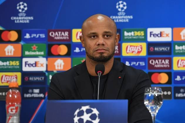 Fußball Champions League internationale Pressekonferenz FC Bayern München am 09.12.2024 in der Arena AufSchalke in Gelsenkirchen Vincent Kompany ( Trainer Cheftrainer München )