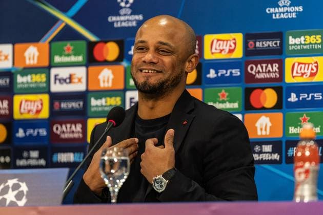 Pressekonferenz, FC Bayern München, 09.12.2024 Vincent Kompany (FC Bayern München, Cheftrainer) Pressekonferenz, FC Bayern München, 09.12.2024 UEFA Champions League: FC Shakhtar Donetsk - FC Bayern München; Arena AufSchalke, Gelsenkirchen; Copyright: xBEAUTIFULxSPORTS Buriakovx
