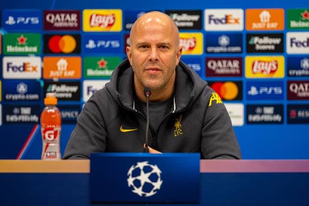 Football - UEFA Champions League - League Phase - Girona FC v Liverpool FC - MD-1 GIRONA, SPAIN - Monday, December 9, 2024: Liverpool s head coach Arne Slot during a press conference, PK, Pressekonferenz at Estadi Montilivi ahead of the UEFA Champions League Matchday 6 game between Girona FC and Liverpool FC. (Photo by David Rawcliffe Propaganda) GIRONA Estadi Montilivi CATALONIA SPAIN  Copyright: xDavidxRawcliffex P2024-12-09-Girona_Liverpool_MD-1-21