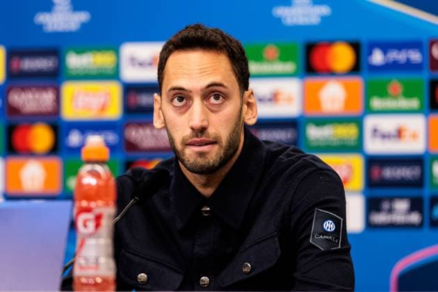 UEFA Champions League: Pressekonferenz Inter Mailand ; 09.12.2024 Hakan Calhanoglu (Inter Mailand, 20) während der Pressekonferenz UEFA Champions League: Pressekonferenz Inter Mailand vor dem Spiel gegen Bayer 04 Leverkusen, Leverkusen, BayArena am 09.12.2024 Copyright: xBEAUTIFULxSPORTS Wunderlx
