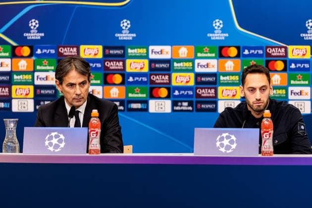 UEFA Champions League: Pressekonferenz Inter Mailand ; 09.12.2024 Simone Inzaghi (Trainer Inter Mailand) und Hakan Calhanoglu (Inter Mailand, 20) während der Pressekonferenz UEFA Champions League: Pressekonferenz Inter Mailand vor dem Spiel gegen Bayer 04 Leverkusen, Leverkusen, BayArena am 09.12.2024 Copyright: xBEAUTIFULxSPORTS Wunderlx