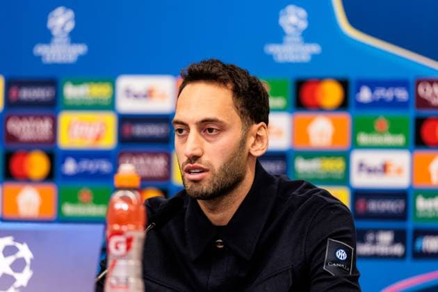 UEFA Champions League: Pressekonferenz Inter Mailand ; 09.12.2024 Hakan Calhanoglu (Inter Mailand, 20) während der Pressekonferenz UEFA Champions League: Pressekonferenz Inter Mailand vor dem Spiel gegen Bayer 04 Leverkusen, Leverkusen, BayArena am 09.12.2024 Copyright: xBEAUTIFULxSPORTS Wunderlx