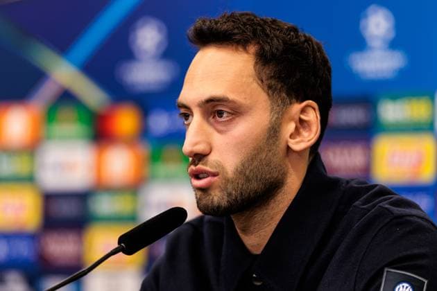 UEFA Champions League: Pressekonferenz Inter Mailand ; 09.12.2024 Hakan Calhanoglu (Inter Mailand, 20) während der Pressekonferenz UEFA Champions League: Pressekonferenz Inter Mailand vor dem Spiel gegen Bayer 04 Leverkusen, Leverkusen, BayArena am 09.12.2024 Copyright: xBEAUTIFULxSPORTS Wunderlx