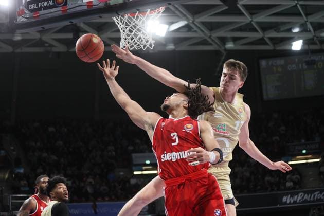 Bilder des Jahres 2024, Sport 12 Dezember Sport Themen der Woche KW50 Sport Bilder des Tages Spielszene. Basketball, Bayern - Vechta. BBL - Pokal, FC Bayern Basketball - SC Rasta Vechta, Viertelfinale, Saison 2024-2025, 9.12.2024, in Muenchen, B M W P A R K, Deutschland. Quelle Copyright Credit : Oryk HAIST *** Basketball match scene, Bayern Vechta BBL Cup, FC Bayern Basketball SC Rasta Vechta, quarter-finals, 2024 2025 season, 9 12 2024, in Munich, B M W P A R K, Germany Source Copyright Credit Oryk HAIST xBASKETBALL-BAYERN-VECHTAx