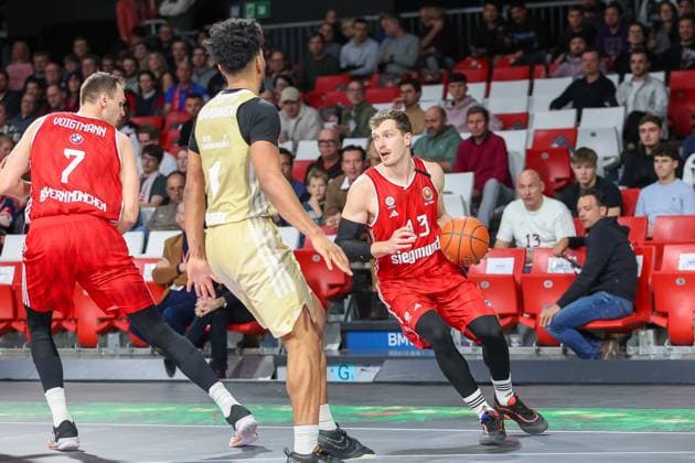Andreas Obst (FC Bayern Basketball, 13) mit Ball, GER, FC Bayern Muenchen vs. SC RASTA Vechta, Basketball, BBL Pokal, Viertelfinale, Saison 2024 2025, 09.12.2024, GER, FC Bayern Muenchen vs. SC RASTA Vechta, Basketball, BBL Pokal, Viertelfinale, Saison 2024 2025, 09.12.2024 Muenchen Copyright: xEibner-Pressefoto JennixMaulx EP_JML