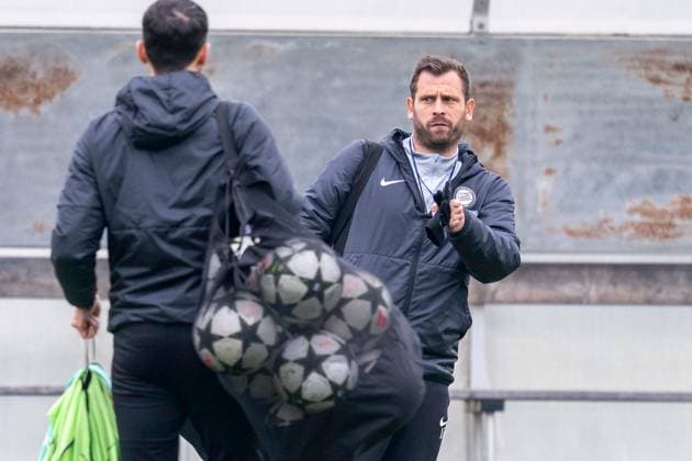 SOCCER - UEFA CL, Lille vs Sturm GRAZ,AUSTRIA,10.DEC.24 - SOCCER - UEFA Champions League, OSC Lille vs SK Sturm Graz, preview, training Sturm. Image shows head coach Juergen Saeumel (Sturm).  GEPAxpictures xAvnixRetkoceri