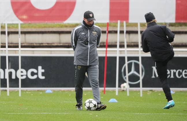 10.12.24 VfB Stuttgart Training Deutschland, Stuttgart, 10.12.2024, Fussball, Bundesliga, VfB Stuttgart Training: Trainer Sebastian Hoeneß.