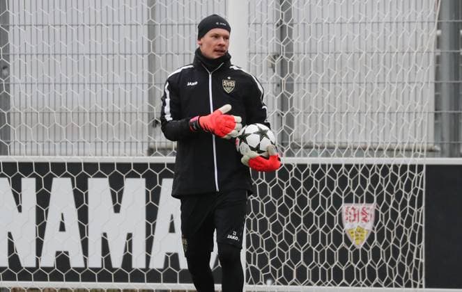 10.12.24 VfB Stuttgart Training Deutschland, Stuttgart, 10.12.2024, Fussball, Bundesliga, VfB Stuttgart Training: Torwart Alexander Nübel.