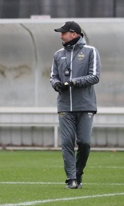 10.12.24 VfB Stuttgart Training Deutschland, Stuttgart, 10.12.2024, Fussball, Bundesliga, VfB Stuttgart Training: Trainer Sebastian Hoeneß.