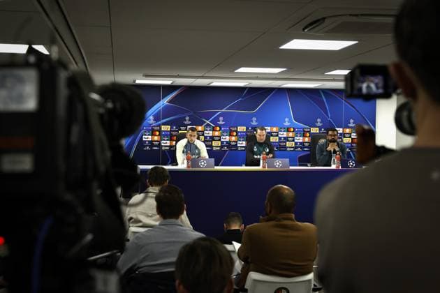 ROTTERDAM - (l-r) David Hancko, Feyenoord coach Brian Priske during a press conference, PK, Pressekonferenz at the Kuip prior to the Champions League match against Sparta Prague. ANP MAURICE VAN STEEN MD-1 UEFA Champions League 2024 25 League Phase MD6 Trainings session and Press Conference Feyenoord xVIxANPxSportx xxANPxIVx 515387943 originalFilename: 515387943.jpg