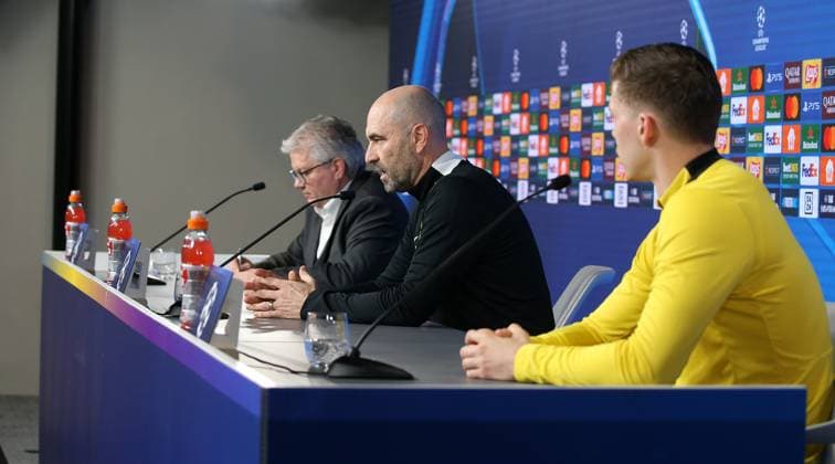 BAU 10.12.2024 Stuttgart Fußball Young Boys Bern PK, v.l. Pressesprecher Albert Staudenmann, Trainer JoÃ«l Magnin, Cedric Itten