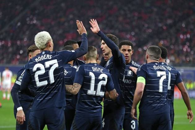 UEFA Champions League: RB Leipzig vs. Aston Villa FC, 10.12.24 Das Team von Aston Villa bejubelt ein Tor. Fussball, UEFA Champions League, Saison 2024 2025: RB Leipzig vs. Aston Villa FC am 10.12.24 in der Red Bull Arena, Leipzig. Copyright: xBEAUTIFULxSPORTS JanxKaeferx