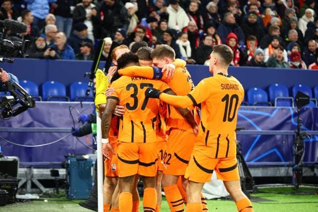 Kevin 37 (FC Shakhtar Donetsk) feiert seinem Tor zum 1:0 FC Shakhtar Donetsk vs. FC Bayern Muenchen, Fussball, UEFA Champions League, 6. Spieltag, 10.12.2024 Foto: kolbert-press Ant Palmer Arena AufSchalke NRW Deutschland