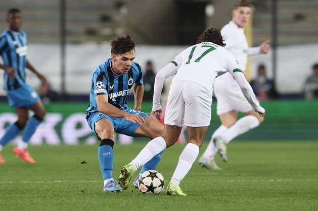 Club s Ardon Jashari and Sporting s Francisco Trincao fight for the ball during a soccer game between Belgian Club Brugge KV and Portuguese club Sporting CP, Tuesday 10 December 2024 in Brugge, on the sixth day of the UEFA Champions League league phase. BRUNOxFAHY  x107892749x