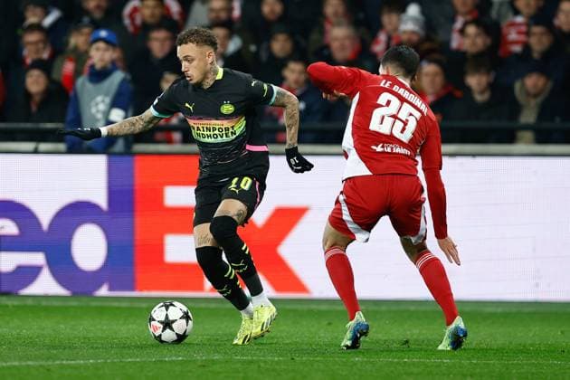 GUINGAMP, 10-12-2024. Stade de Roudourou. UEFA Champions League season 2024 25, match between PSV and Stade Brest 29, Stade Brest player Julien Le Cardinal, PSV player Noa Lang Brest - PSV  x26976734x Copyright: