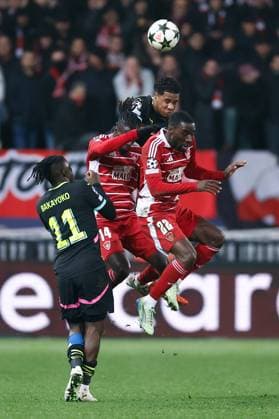 GUINGAMP, 10-12-2024. Stade de Roudourou. UEFA Champions League season 2024 25, match between PSV and Stade Brest 29, PSV player Johan Bakayoko, Stade Brest player Mama Balde, Stade Brest player Massadio Haidara, PSV player Ryan Flamingo Brest - PSV  x26977058x Copyright: