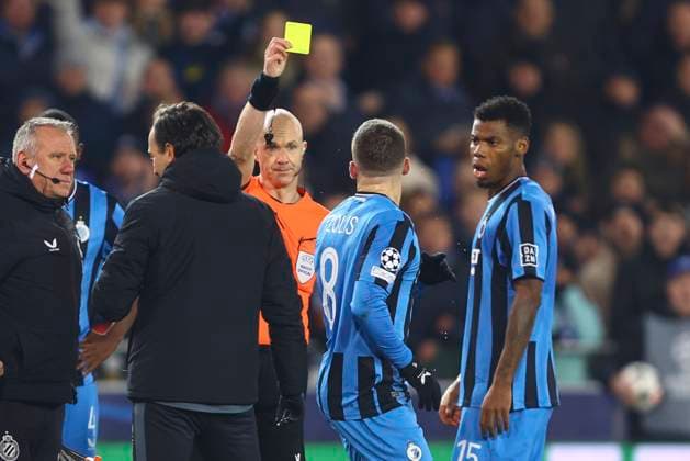 Club Brugge v Sporting CP - UEFA Champions League BRUGGE, BELGIUM - DECEMBER 10 : referee Taylor Anthony (ENG) giving a yellow card to Tzolis Christos forward of Club Brugge during the UEFA Champions League 2024 25 League Phase MD6 match between Club Brugge and Sporting CP on December 10, 2024 in Brugge, Belgium, 10 12 2024 Brugge Belgium  Copyright: xTomasxSiskx