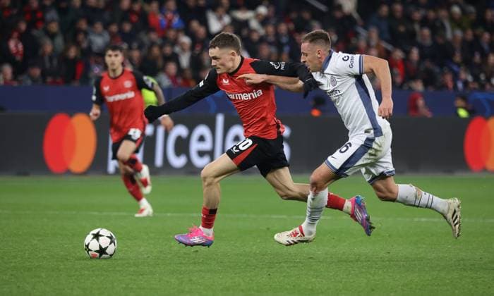 Florian Wirtz (Bayer), Davide Frattesi (Inter), Champions League, 6. Spieltag, Bayer 04 Leverkusen vs Inter Mailand Leverkusen, Deutschland, 26.11.2024.