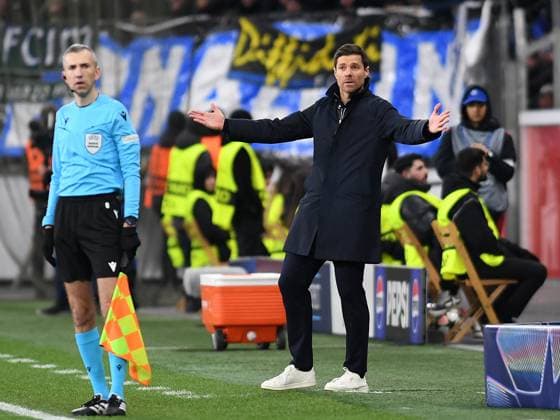 Trainer Xabi Alonso (Bayer 04 Leverkusen) gestikuliert, gestik waehrend des Spiels der UEFA Champions League 2024 25 Ligen-Phase 6. Spieltag zwischen Bayer 04 Leverkusen und Inter Mailand, BayArena am 10. December 2024 in Leverkusen, Deutschland. (Foto von Ralf Treese DeFodi Images) +++ Trainer Xabi Alonso (Bayer 04 Leverkusen) gestikuliert, gestik during the UEFA Champions League 2024 25 League Phase MD6 match between Bayer 04 Leverkusen and FC Internazionale Milano at BayArena on December 10, 2024 in Leverkusen, Germany. Defodi-521_LEVINT20241210_018